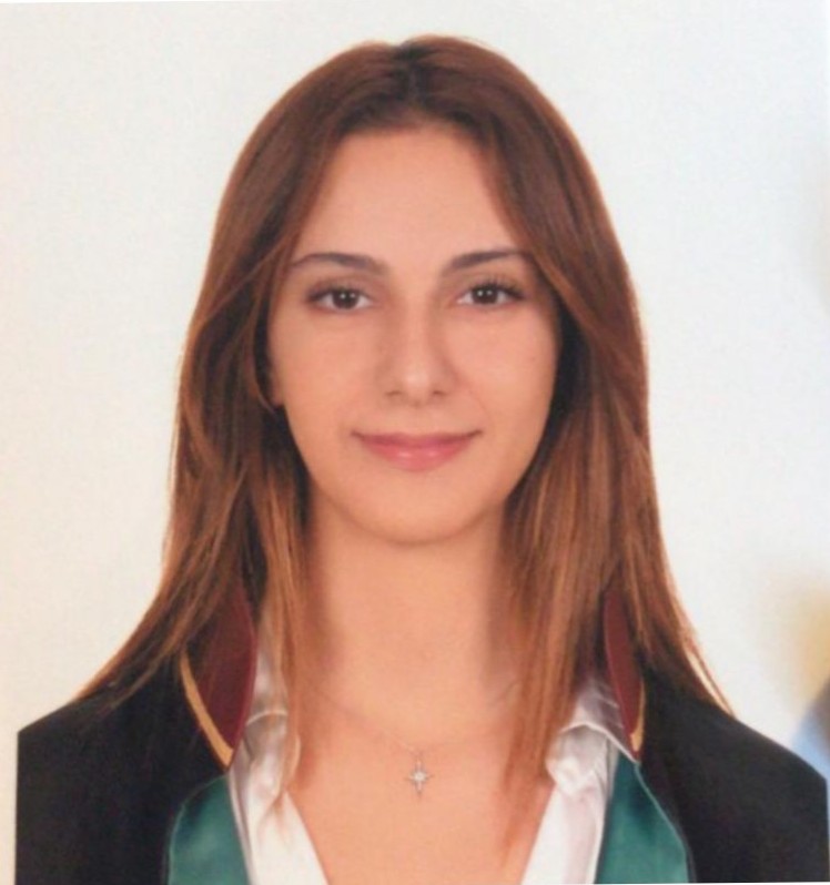 Avukat Hande Çelikel Gül